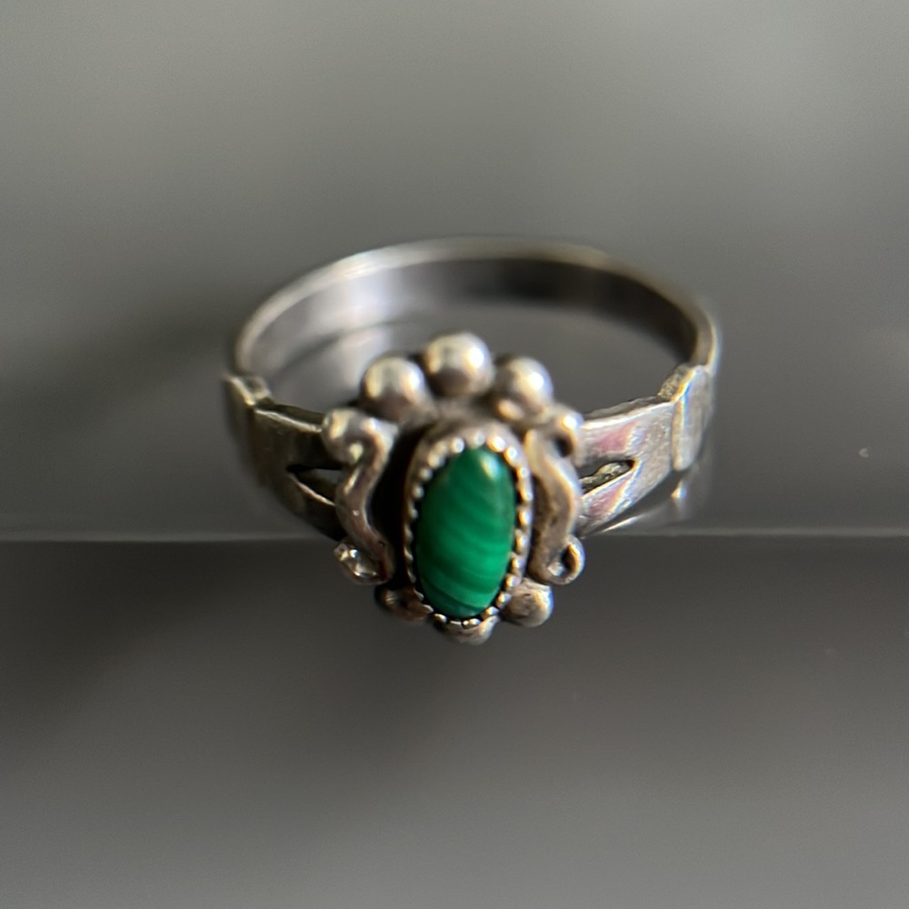 Bell Trading Post Vintage Native American Malachite Sterling Silver Ring